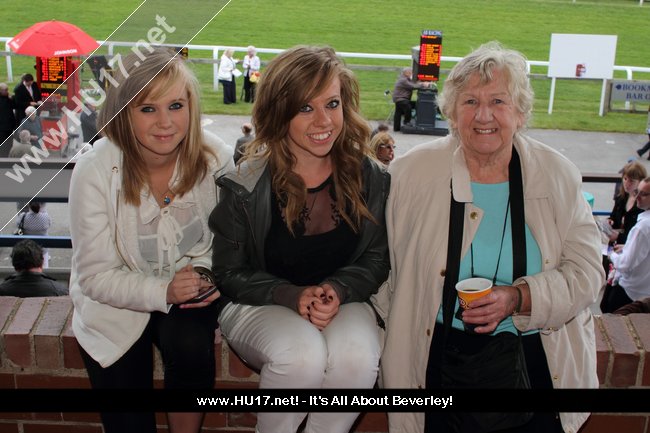 Amanda Price Celebrates Her 43r...