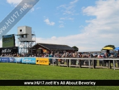 De Sousa Wins As Thousands Enjoy the Races