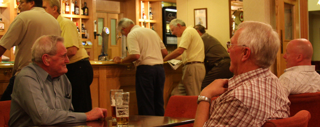 Video and pictures showing life on a normal Monday night for the regulars of the Beverley Conservative Club...