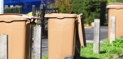 Thousands of residents have signed up to receive a text which reminds them to put out their brown bins.
