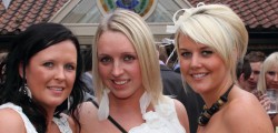 The Kings head Hotel will again be holding a Ladies Day after Party giving race goers a chance to party late into the night. From 5 pm, until late the Kings Head will have two bars with their beer garden being transformed and a luxury marquee built on the car park.