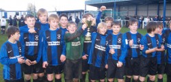 Whitestar Win Plate Final A bumper crowd and a rain deluge greeted both teams as they took to the pitch to play the re-arranged U13 HBSFL Plate Final. Pitch conditions were expected to be greasy due to the recent poor weather and this impacted the way both