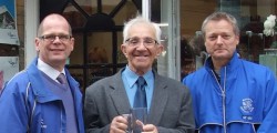 Oldest Beverley 10K Runner Receives Special Prize The oldest finisher in the recent Hall Construction Group Beverley 10k has been presented with a special prize to mark his achievement. Seventy-five year-old Ivor Michaels was presented with a commemorative tankard