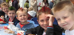 Queen’s Diamond Jubilee: Tickton Celebrates Tickton turned red, white and blue to celebrate the Queen’s Diamond Jubilee. The day started at 9.00am at the New Inn @ Tickton, with market stalls and children’s games organised by the Tickton W.I.