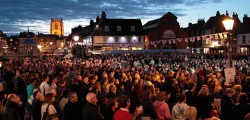 Beverley Diamond Jubilee The Finale Beverley signed off the Queen’s Diamond Jubilee with a spectacular show in Saturday Market. Thousands of people gathered in Saturday Market were treated to a good old fashioned knees up and a fire work display