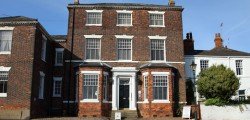 Minster Garth Guest House is a beautiful Georgian house, situated next to Beverley Minster, overlooking a delightful green pasture. Legend has it that in medieval times, Saint John of Beverley, the Archbishop of York had a residence there - either a Monastery or a Manor House.