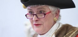 Martin Cox has been elected as the new Mayor of Beverley and will be assisted by his daughter Emily. Outgoing Mayor Cllr Margaret Pinder delivered a humorous, yet serious speech for the last time in the role