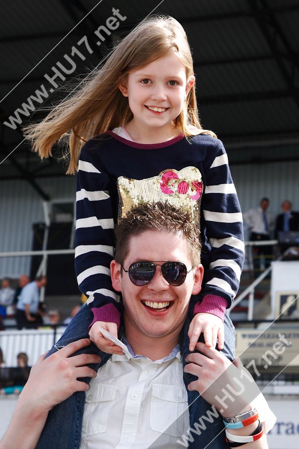 Thousands Enjoy Fine Day At Beverley Races
