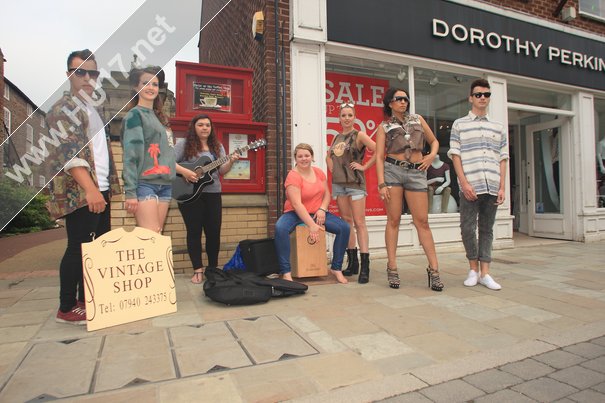 BEVERLEY FASHION WEEK : Mobile Cat Walk Hits The Streets Of Beverley