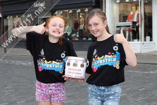 Minster School Lifestylers Raise £350 For The Beverley Christmas Lights Group