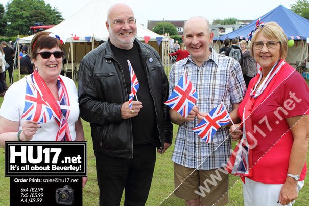 Lecconfield Community Mark Queen's 90th Birthday