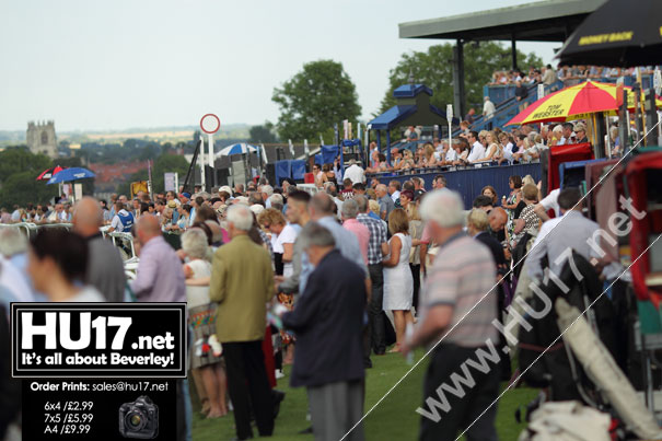 BEVERLEY RACES : San Shining For Serena