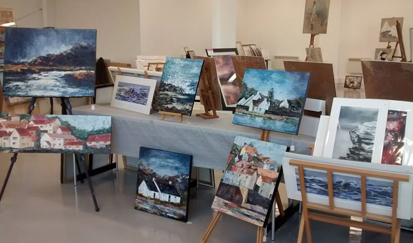 Street Art Hull Gallery Pops Up At Flemingate In Run Up To Christmas