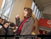 Swinemoor Primary School Sing At Tesco