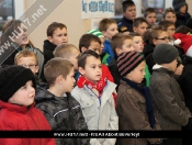 Swinemoor Primary School Sing At Tesco