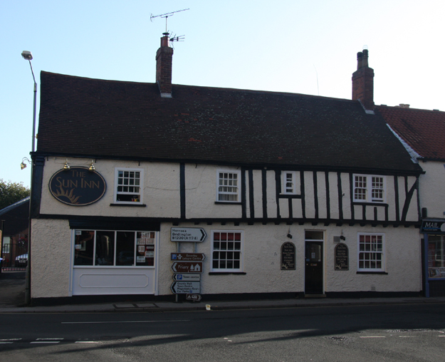 The Sunn Inn - 1 Flemingate, Beverley, East Yorkshire, HU17 0NP - 01482 881245