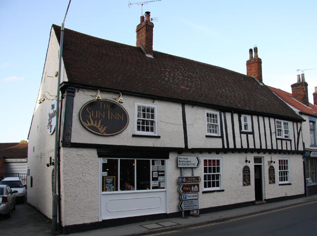 The Sunn Inn - 1 Flemingate, Beverley, East Yorkshire, HU17 0NP - 01482 881245