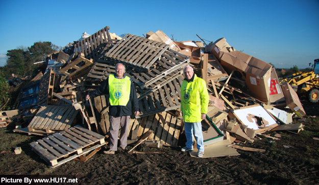 Beverley Lions Bonfire Construction 2009