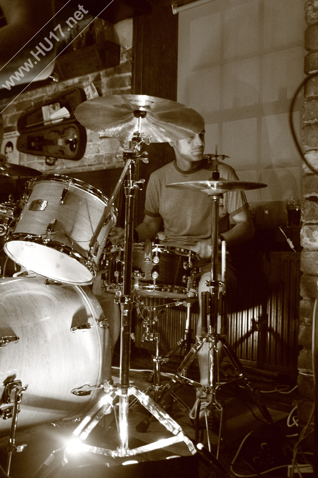 reloaded_sun_inn_drummer