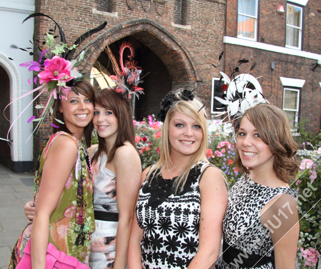 Ladies Day Beverley North Bar Within