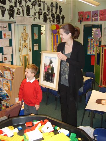 Trail family quiz - presentation to Harvey Lee 24 Nov 2010 002