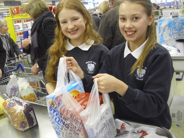 Beverley Shoppers Support Local High School’s Tesco Bag Pack 