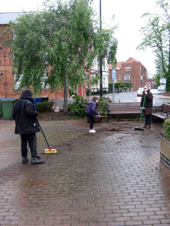 Beverley In Bloom Get Help From Local Scouts