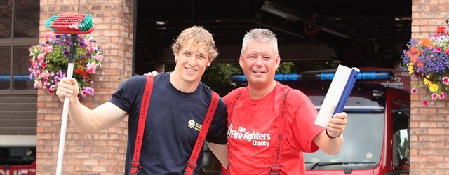 Fire Service Wash Motors To Raise Money For Charity