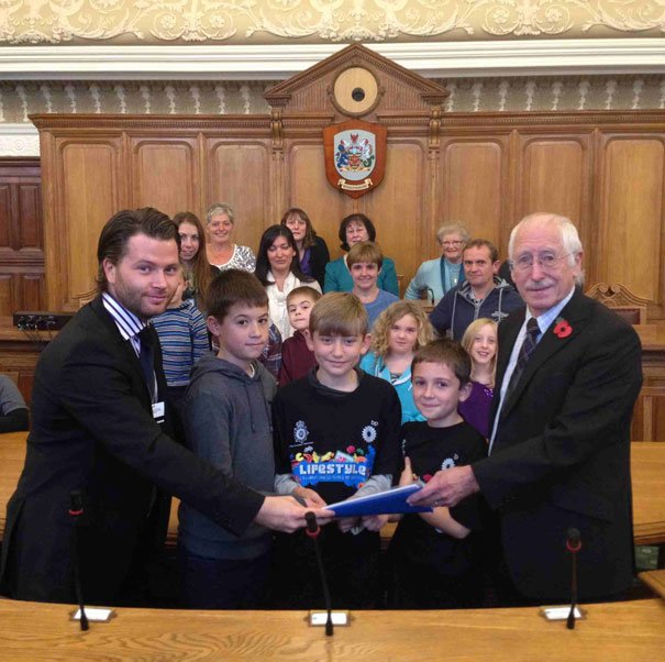 Tickton School Crossing Petition Handed To Council By Parents And Children