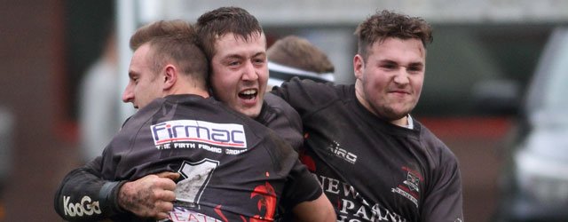 RUGBY LEAGUE : Pirates Beat Blue & Golds At Leisure Centre