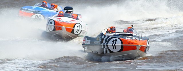 Record Number Of Fans Enjoy P1 Power Boat Racing On The Humber