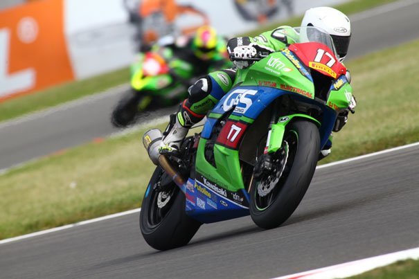 Usher Finds Life Difficult At Snetterton