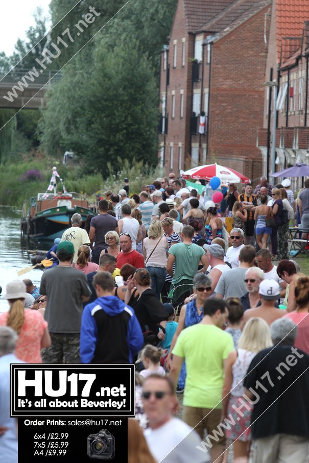 Annual N.U.R.S.E. Raft Race On The Beverley Beck