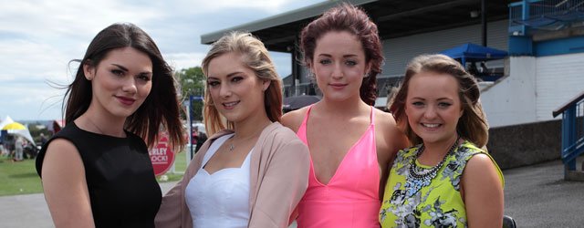 BEVERLEY RACES LADIES DAY : Pictures From The Premeir Enclosure