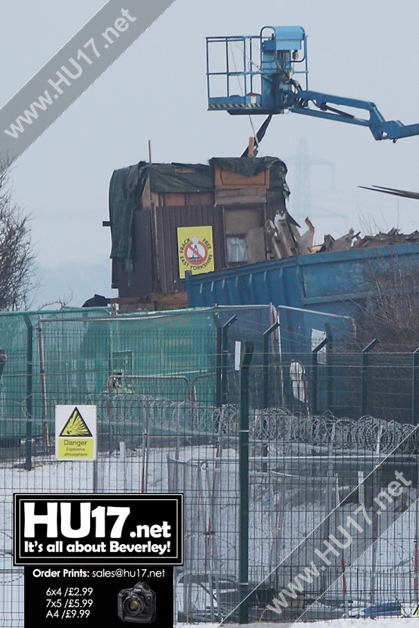 Council Move In And Dismantle Crawberry Hill Anti Fracking Camp