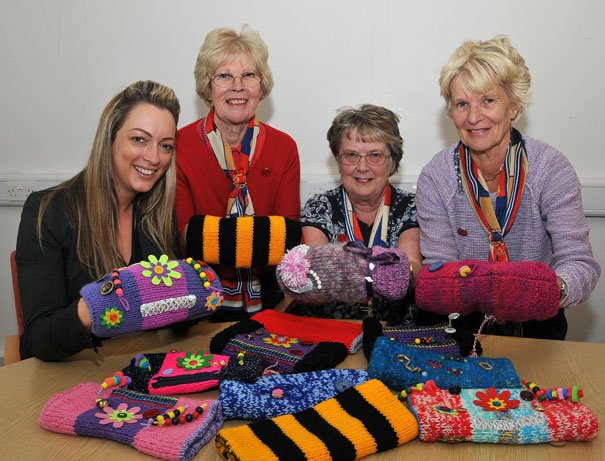 Calling All Knitters – People Living With Dementia Need Your Help