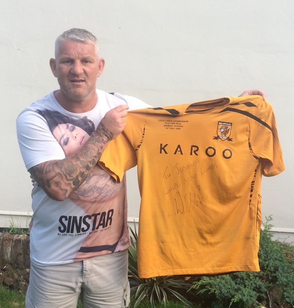 Play-off Final Shirt Worn By Dean Windass Up For Auction