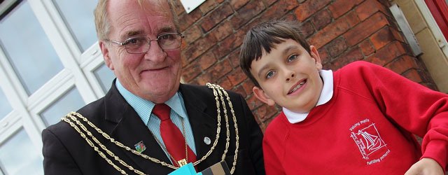 Mayor Of Beverley Opens Minecraft Club at Local Primary School