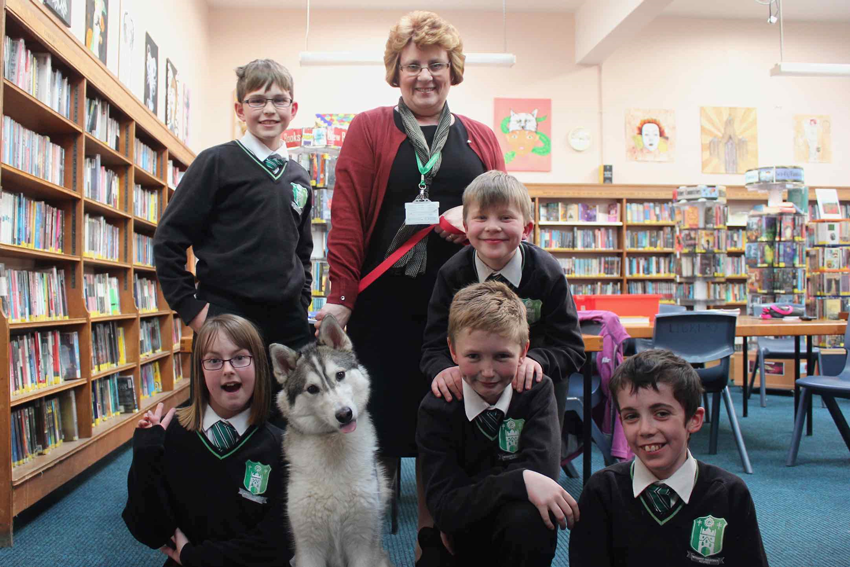 Year 7 Students Welcome Reading Dog To Longcroft School Library 