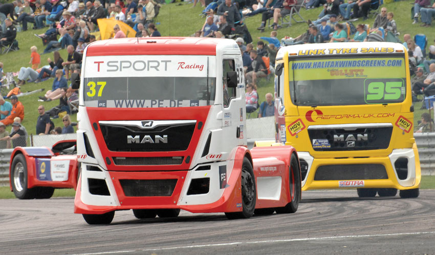 High-Speed Battles For T Sport Racing At UK´s Fastest Circuit