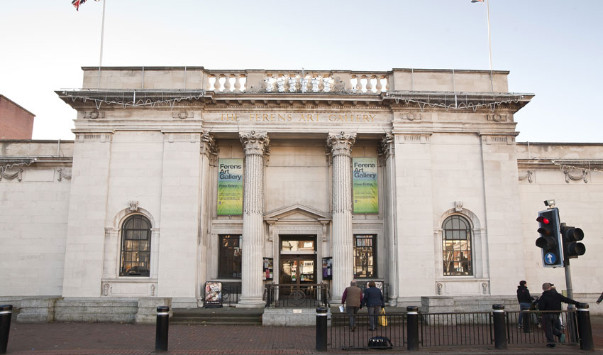 HULL 2017 : Ferens Art Gallery Gets Ready For Turner Prize