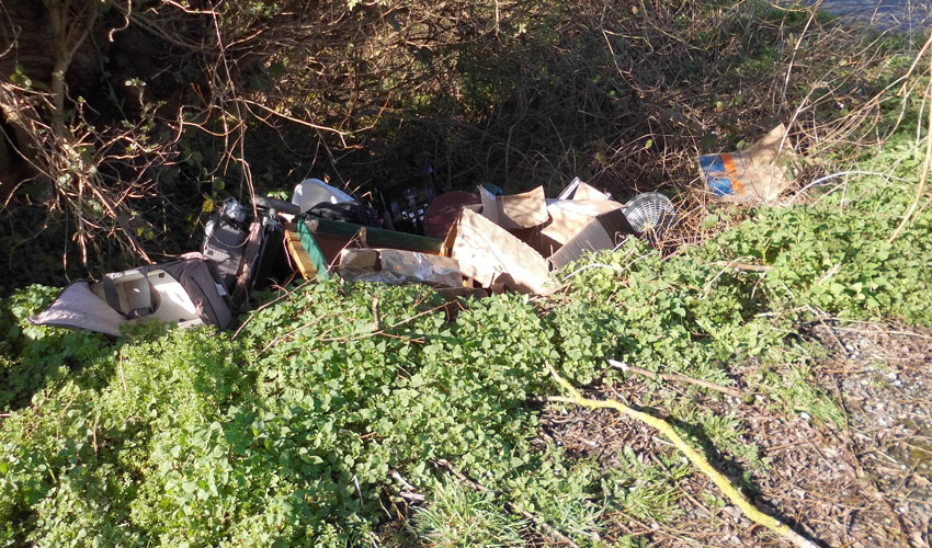 Fly-Tipper Fined After Dumping Rubbish On Long Lane In Beverley