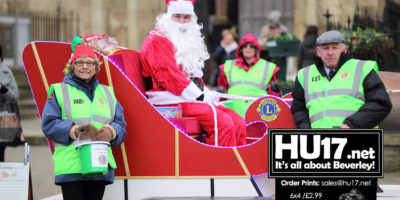 Lions Team Up With Flemingate By Bringing Santa To Meet Shoppers