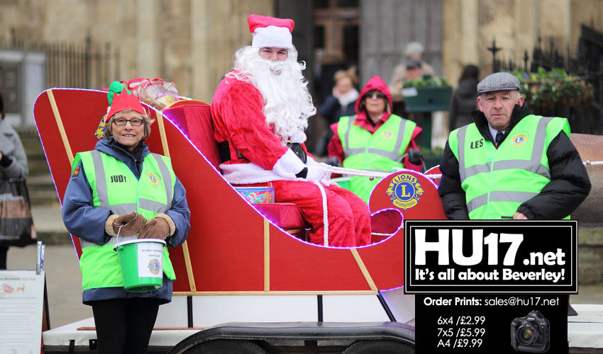 Lions Team Up With Flemingate By Bringing Santa To Meet Shoppers