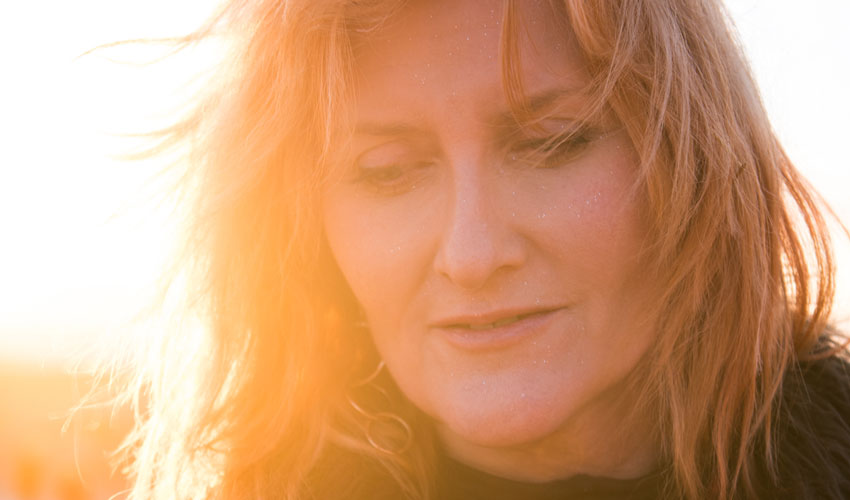 Eddi Reader Takes ‘40 Years Live’ Concert To Beverley