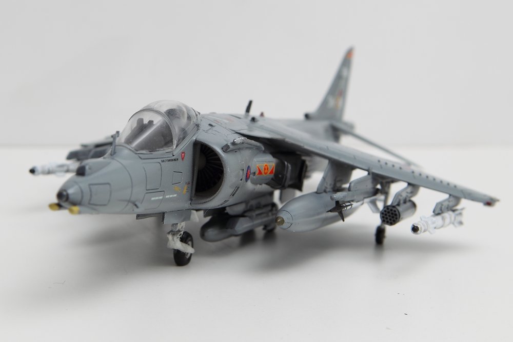 Aircraft Starter Gift Set BAe Harrier GR.9A 1:72 Military Aviation Plastic  Model Kit A55300A