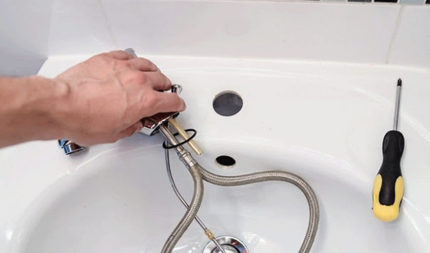 6 Telltale Signs You Need a Plumber