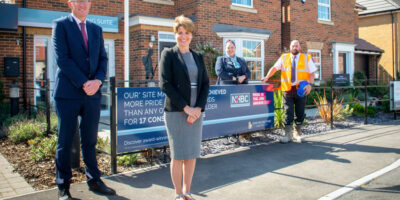 Housebuilder Welcomes Kingston Upon Hull West And Hessle MP Following Site Manager Award