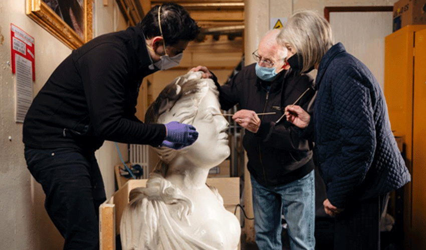 Volunteers Lend A Helping Hand To Conserve Museum Objects