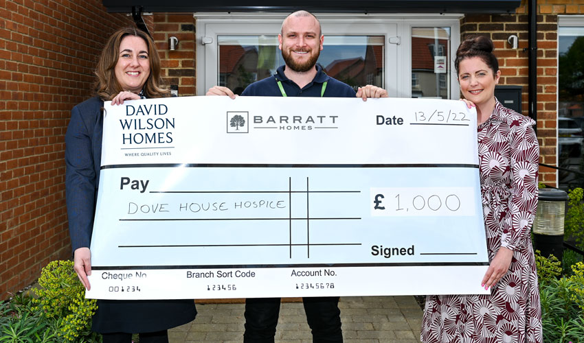 Housebuilder Supports Dove House Hospice With £1,000 Donation